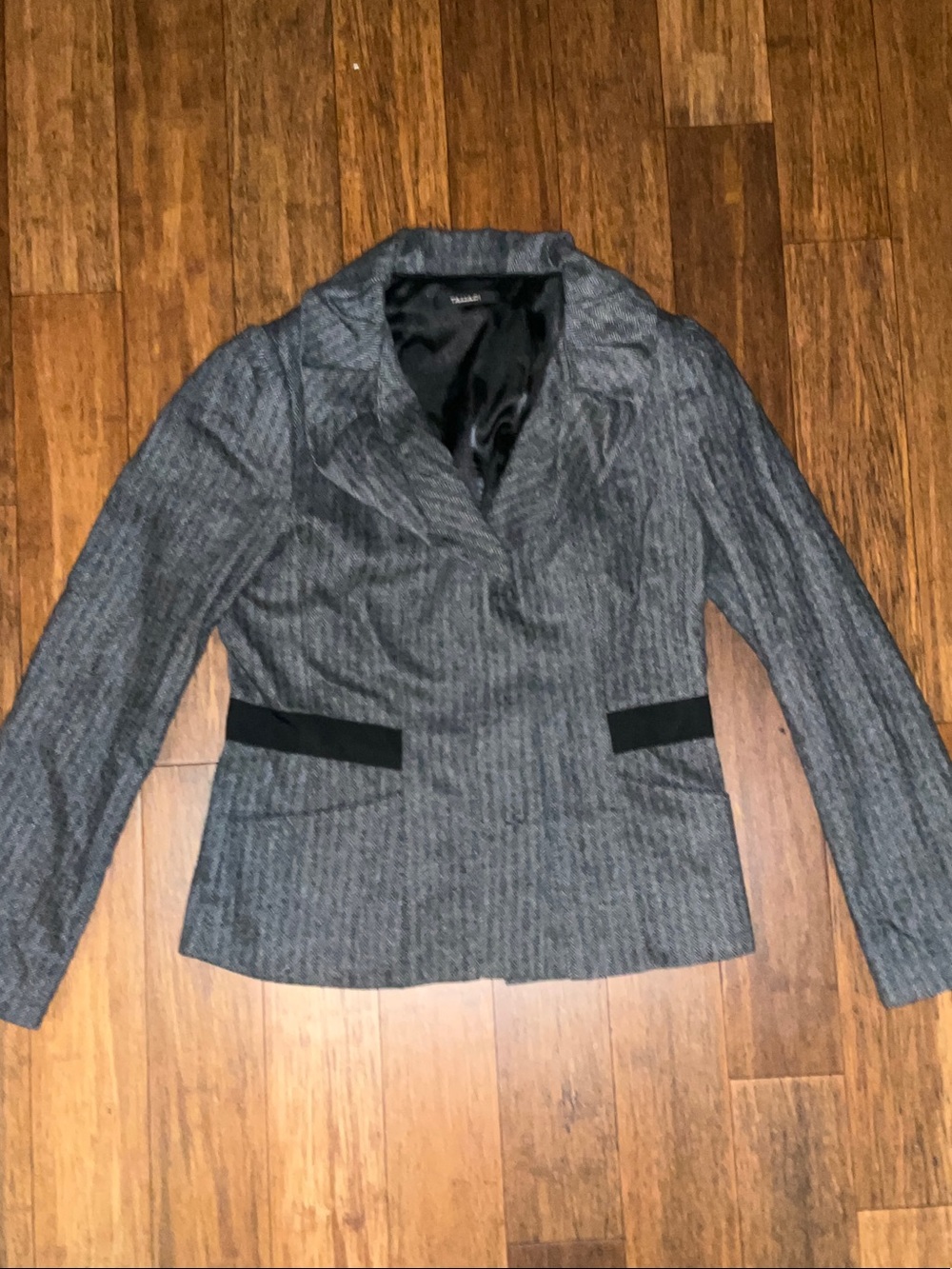 Tahari Gray Pinstripe Blazer Black Waist Accents Wool cashmere blend Size 10